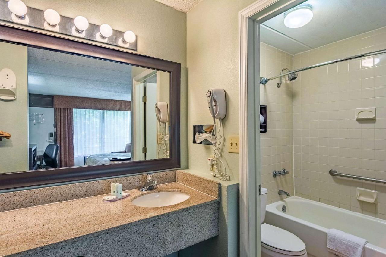 Quality Inn Columbus Near Fort Benning Exterior photo